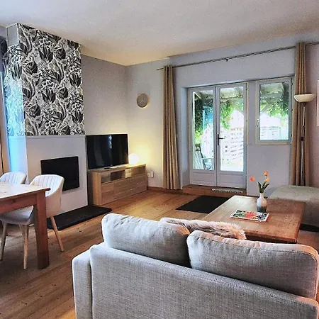 Only Adult Vakantiehuis Met Zwembad Jeu De Boules En Taverne, Zeer Rustig Gelegen Holiday home
